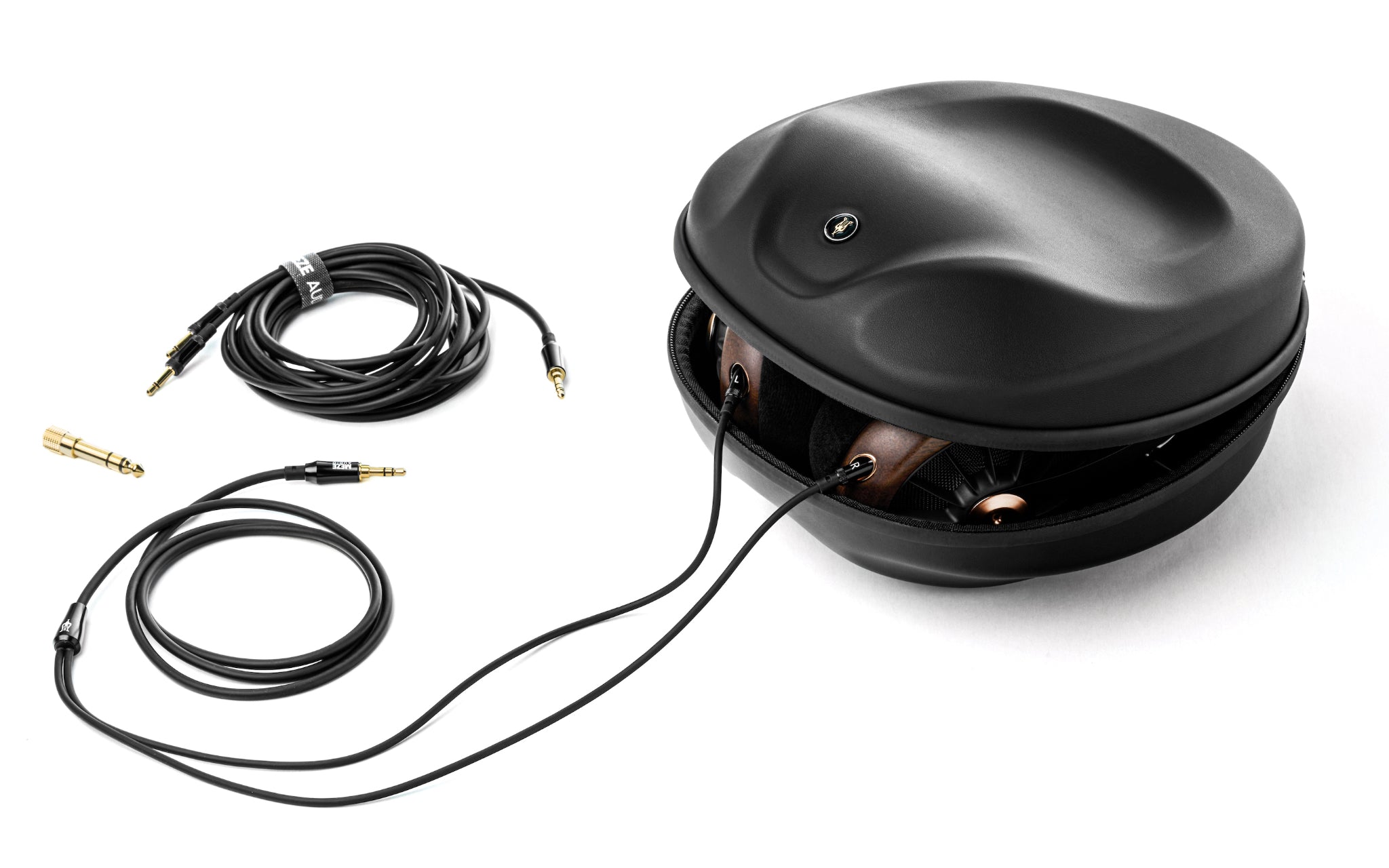 Meze Audio 109 Pro headphone with included accessories