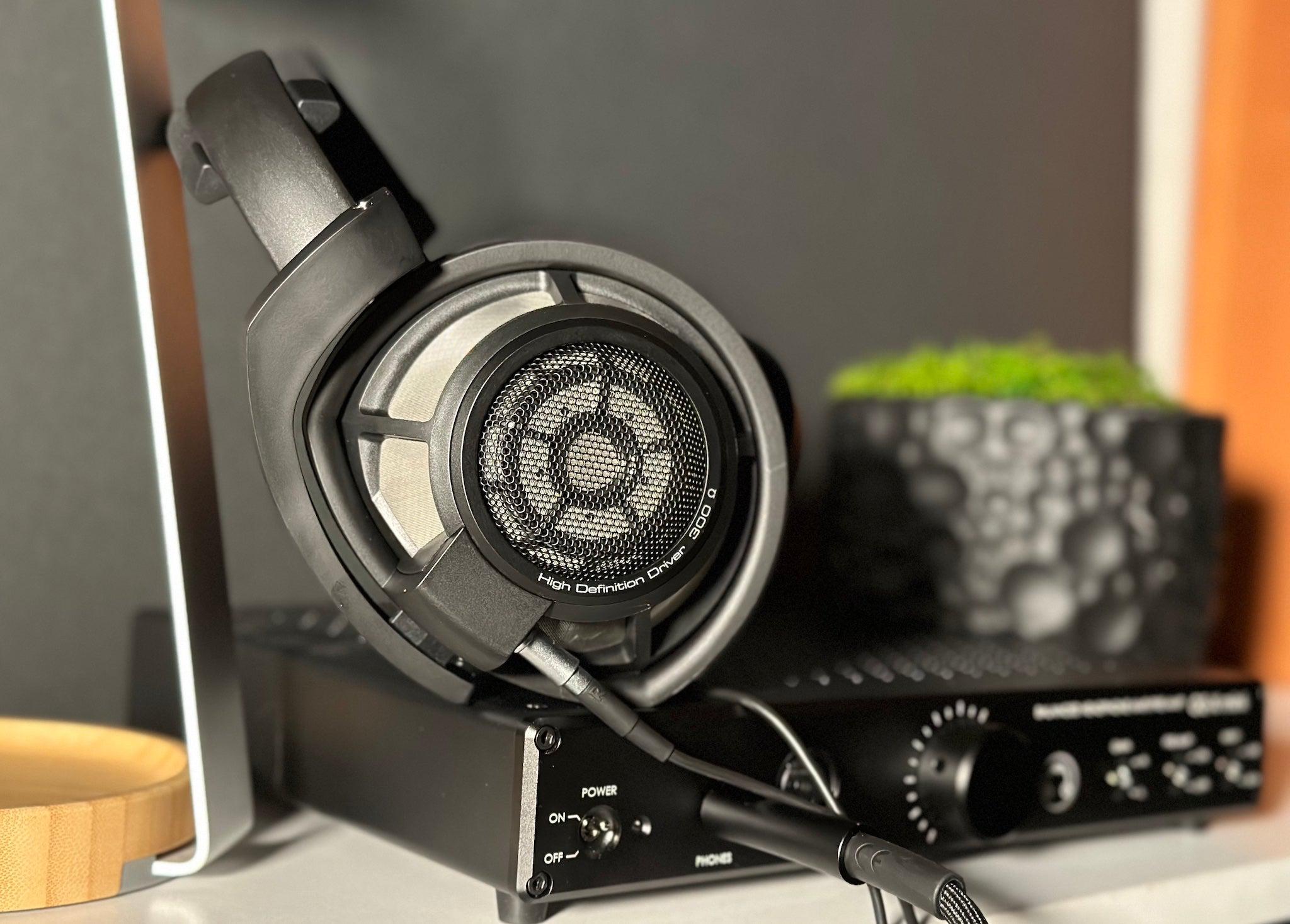 Sennheiser HD 800 S open-back headphone with amplifier