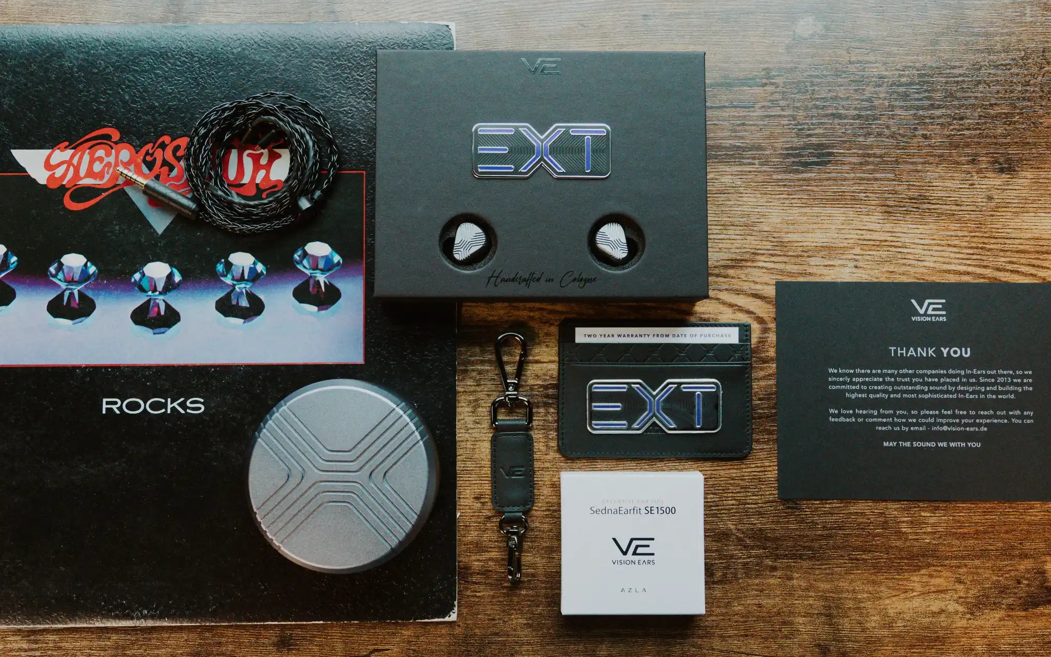 VE EXT MK2 gray in open retail box with all included accessories and cable bird's eye