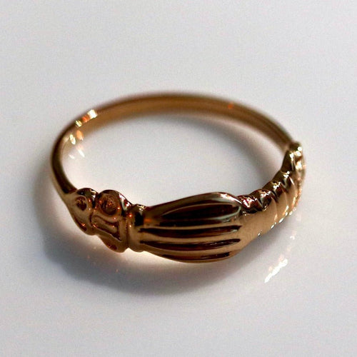 Renaissance Ring with Clasped Hands - Gold