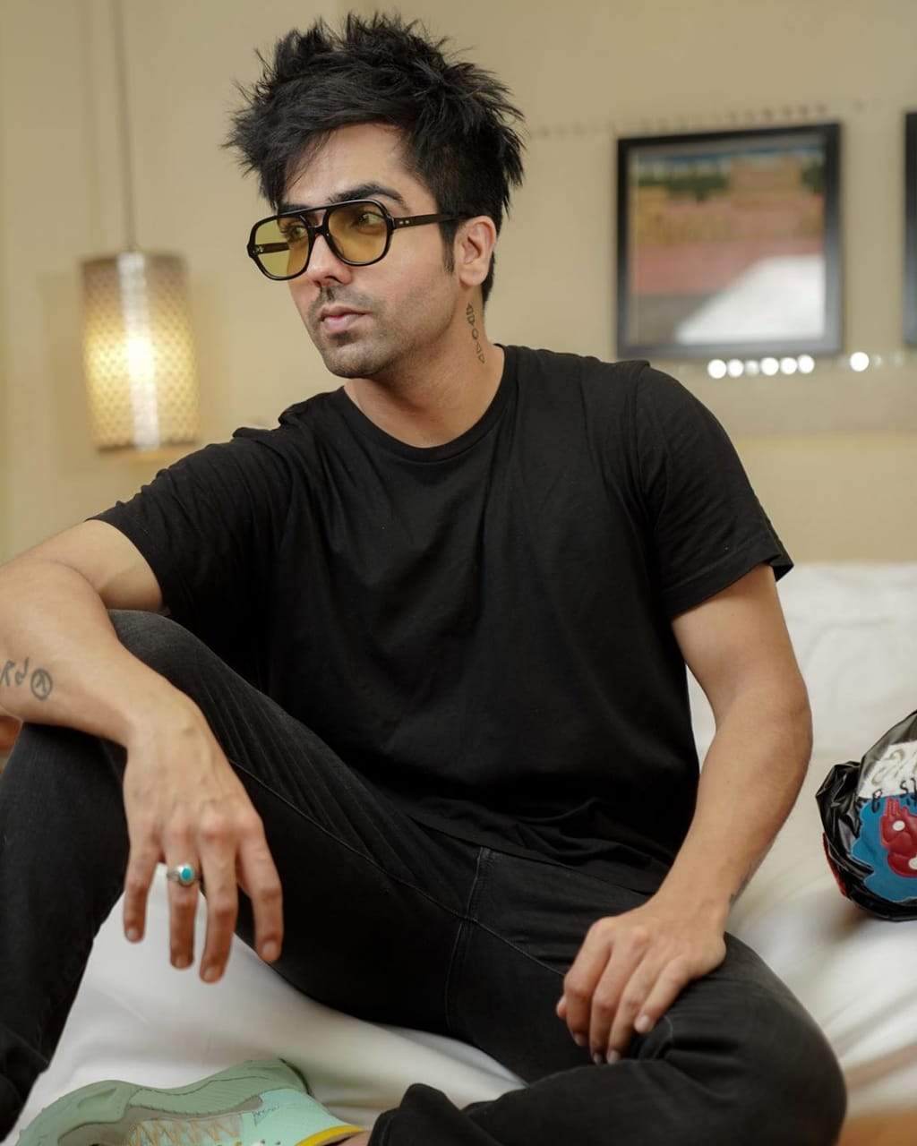 Hardy Sandhu - Indian Punjabi Singer | Hardy sandhu, New movie images,  Singer