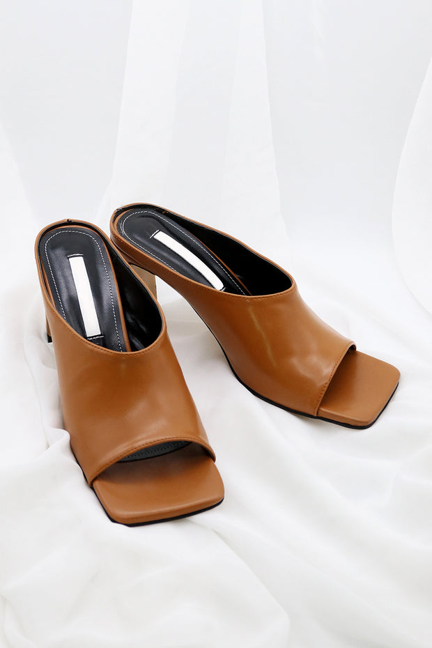 square toe mules