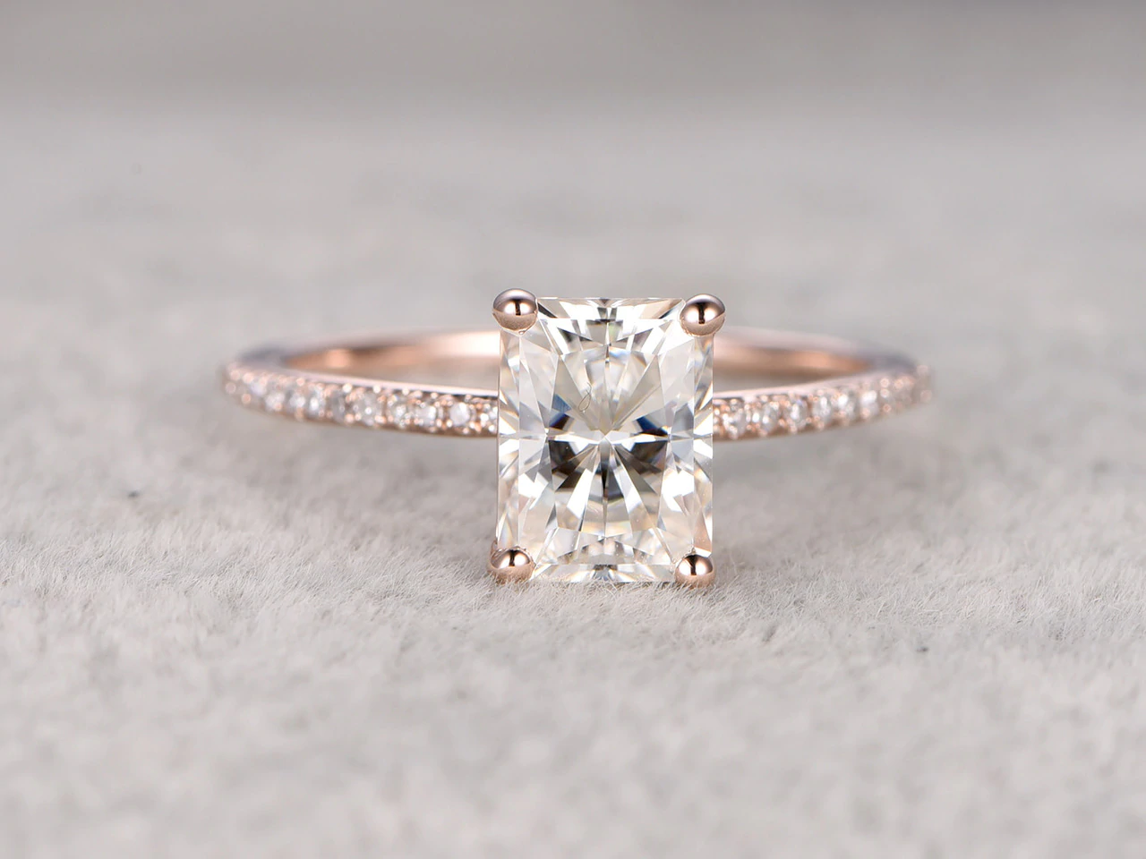 radiant cut engagement rings