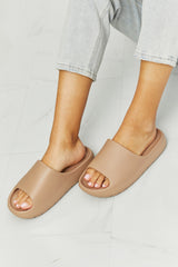 COZY NEUTRAL SANDALS [ONLINE EXCLUSIVE]