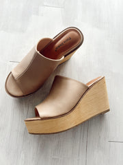 SIZE 8 Amazed By You Wedges