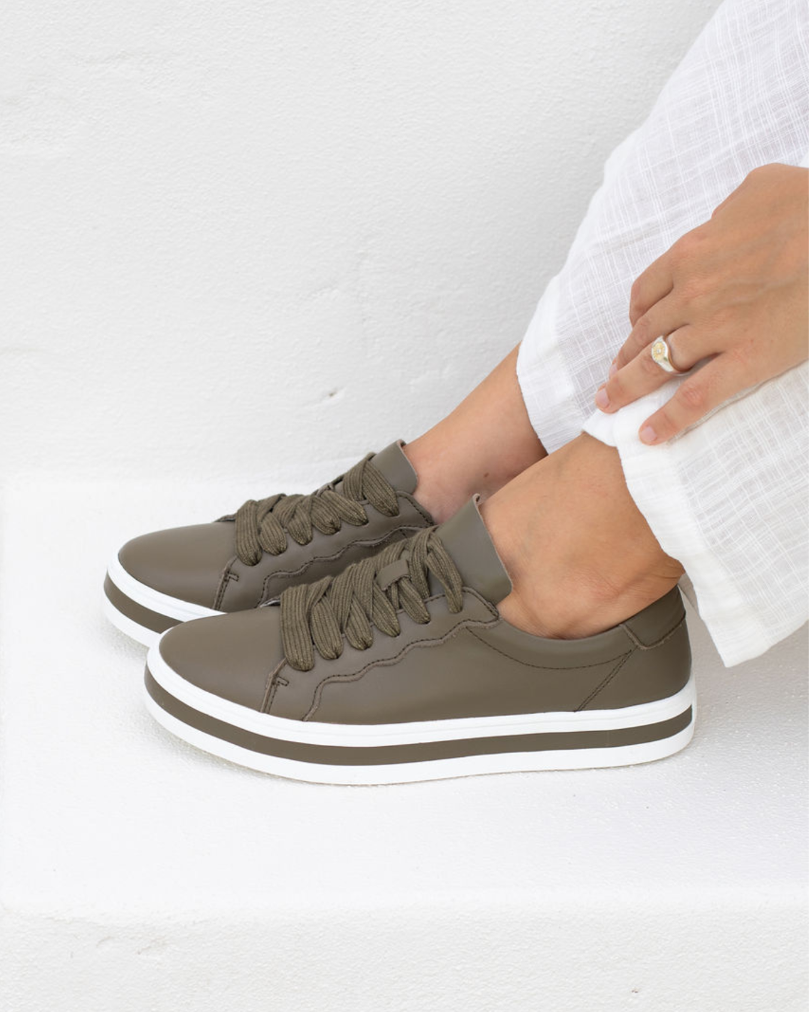 Sass Leather Sneaker - Olive