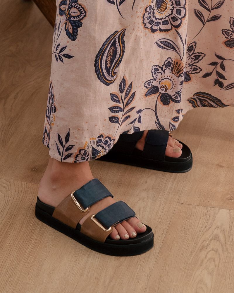 Mara Leather Slide - Navy