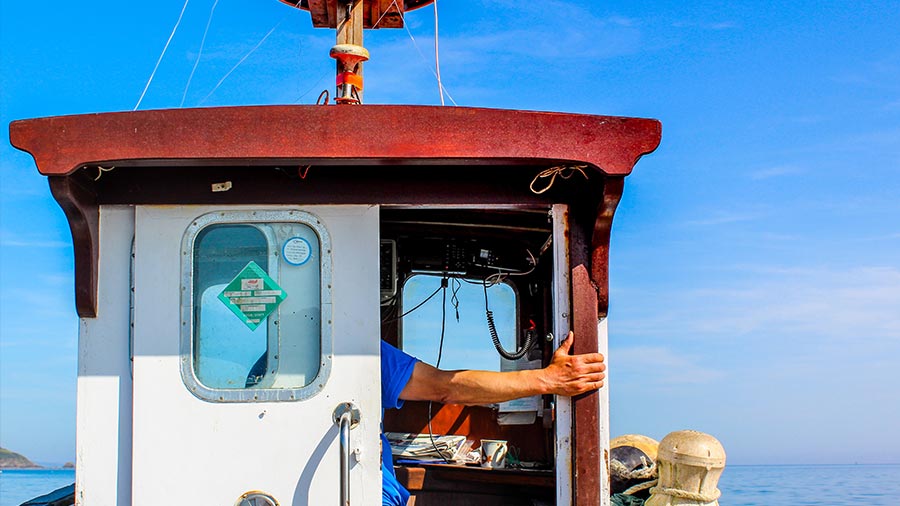 Commercial Fisherman job on small boat