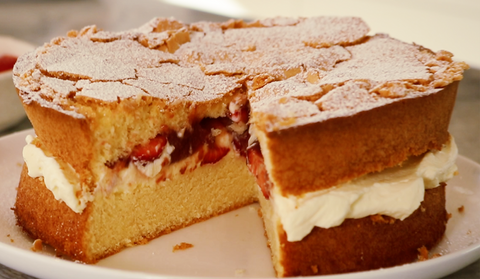 Nodo Gluten Free Strawberries & Cream Sponge Cake Recipe