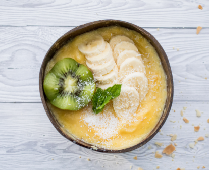 tropical smoothie bowl