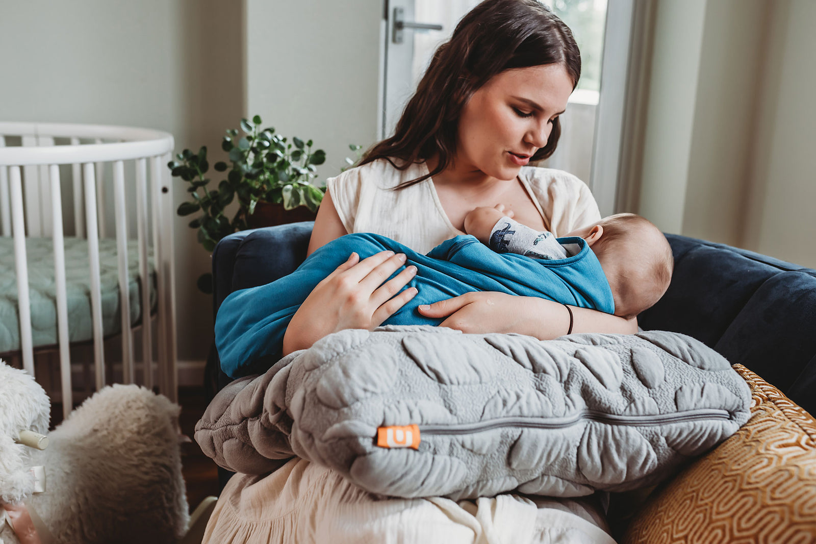 nook sleep niche feeding pillow