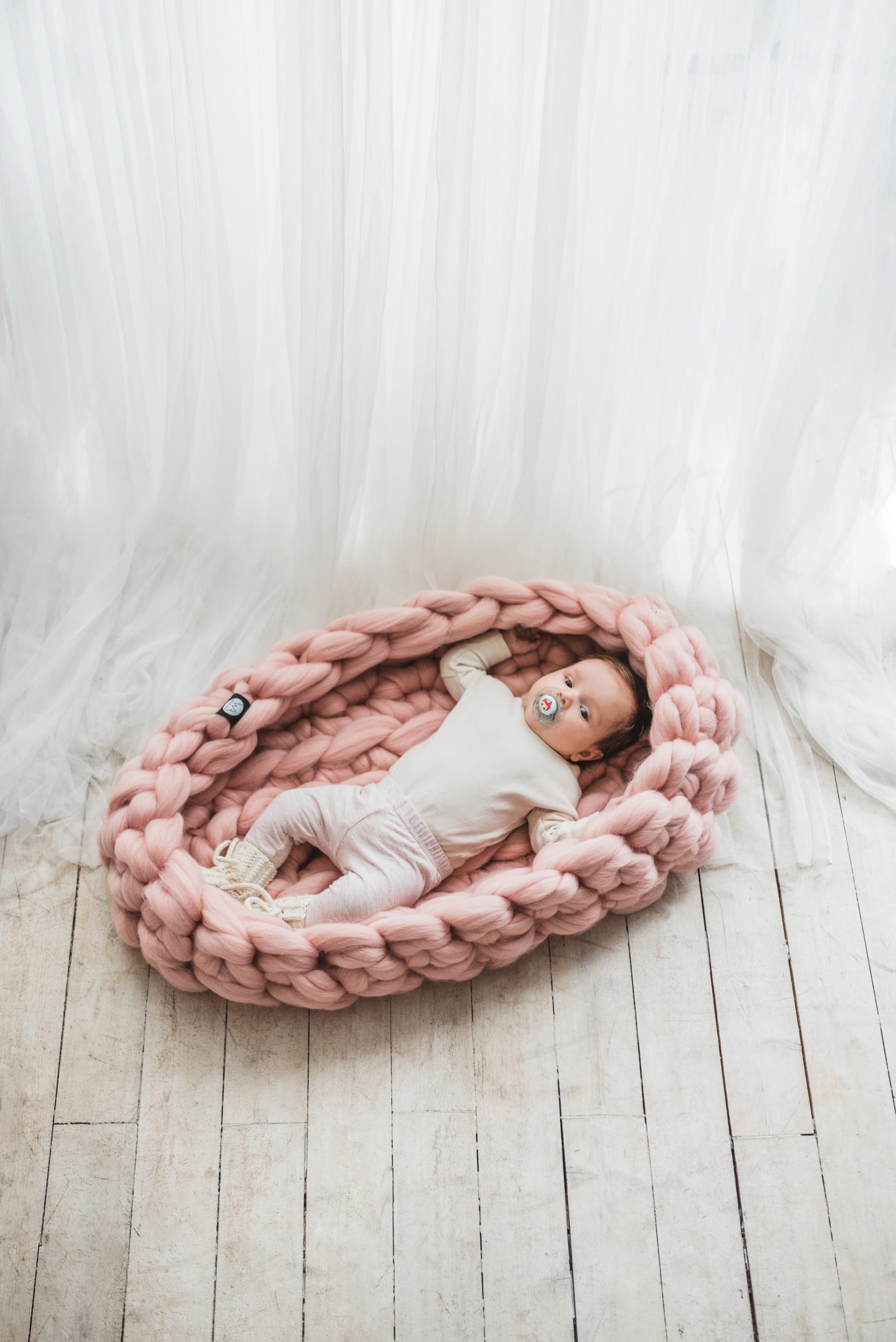 chunky knit baby nest sof merino wool blush pink