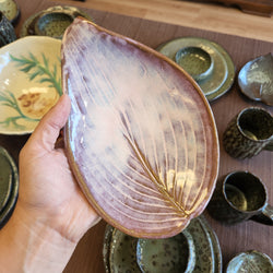 pottery leaf dish