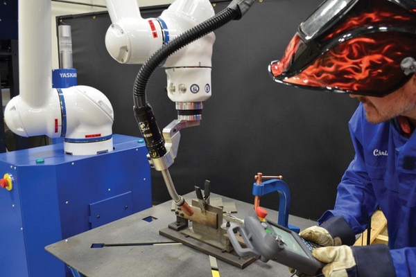 Programming before Robotic Welding