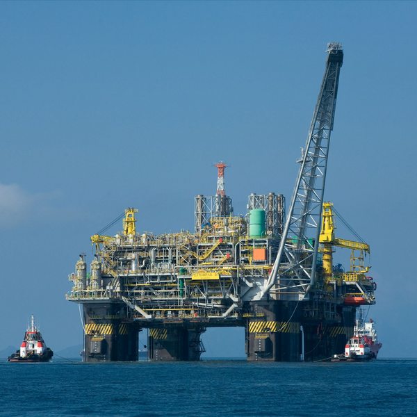 oil rig platform structure at sea