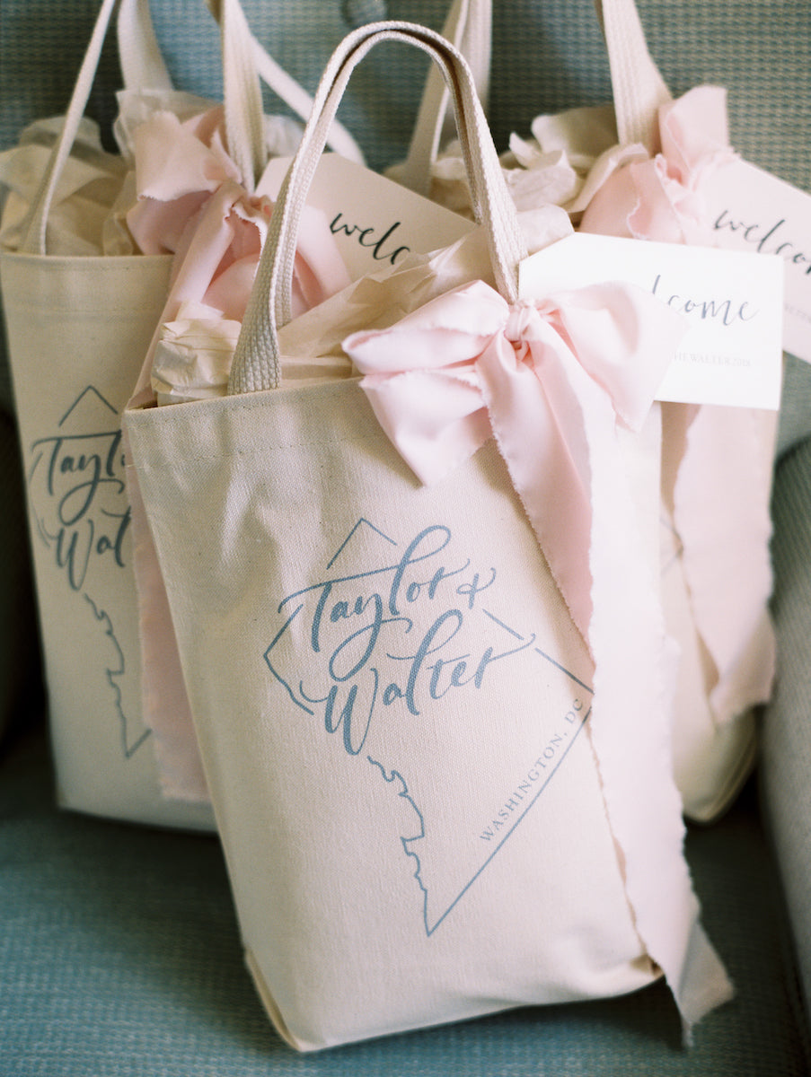 Personalised Tote Bag, Initial Tote Bag, Floral Watercolour Bag, Pink,  Black or Rose Gold, Gift For Her, Alphabet Letter Tote Bag, Custom Floral  Gift Bag, Bridesmaid Bag, Womens Bag : : Handmade