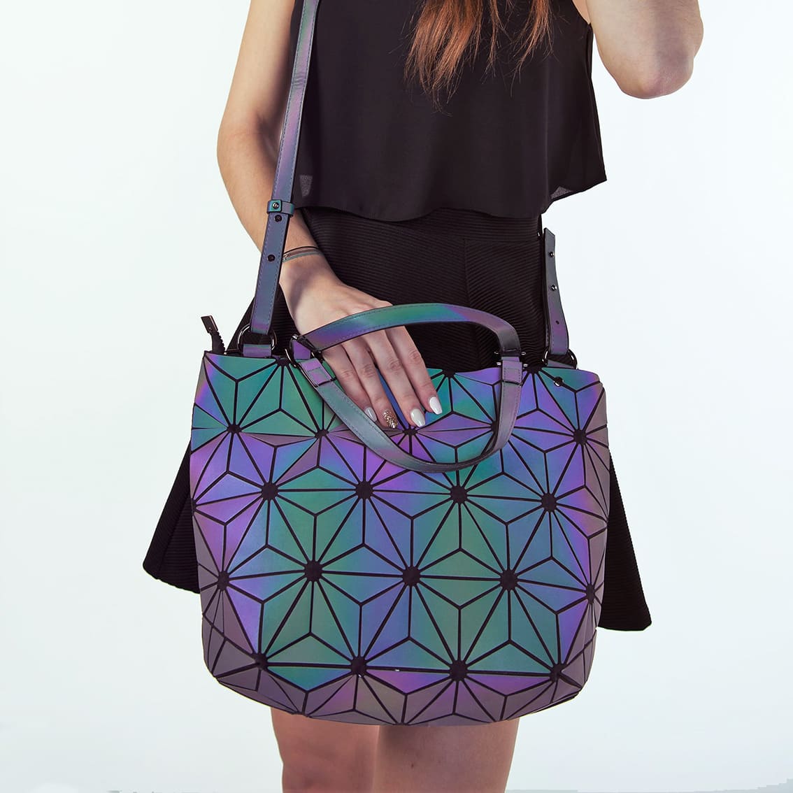 Lumiliu Criss Cross +++ A Color Changing Handbag