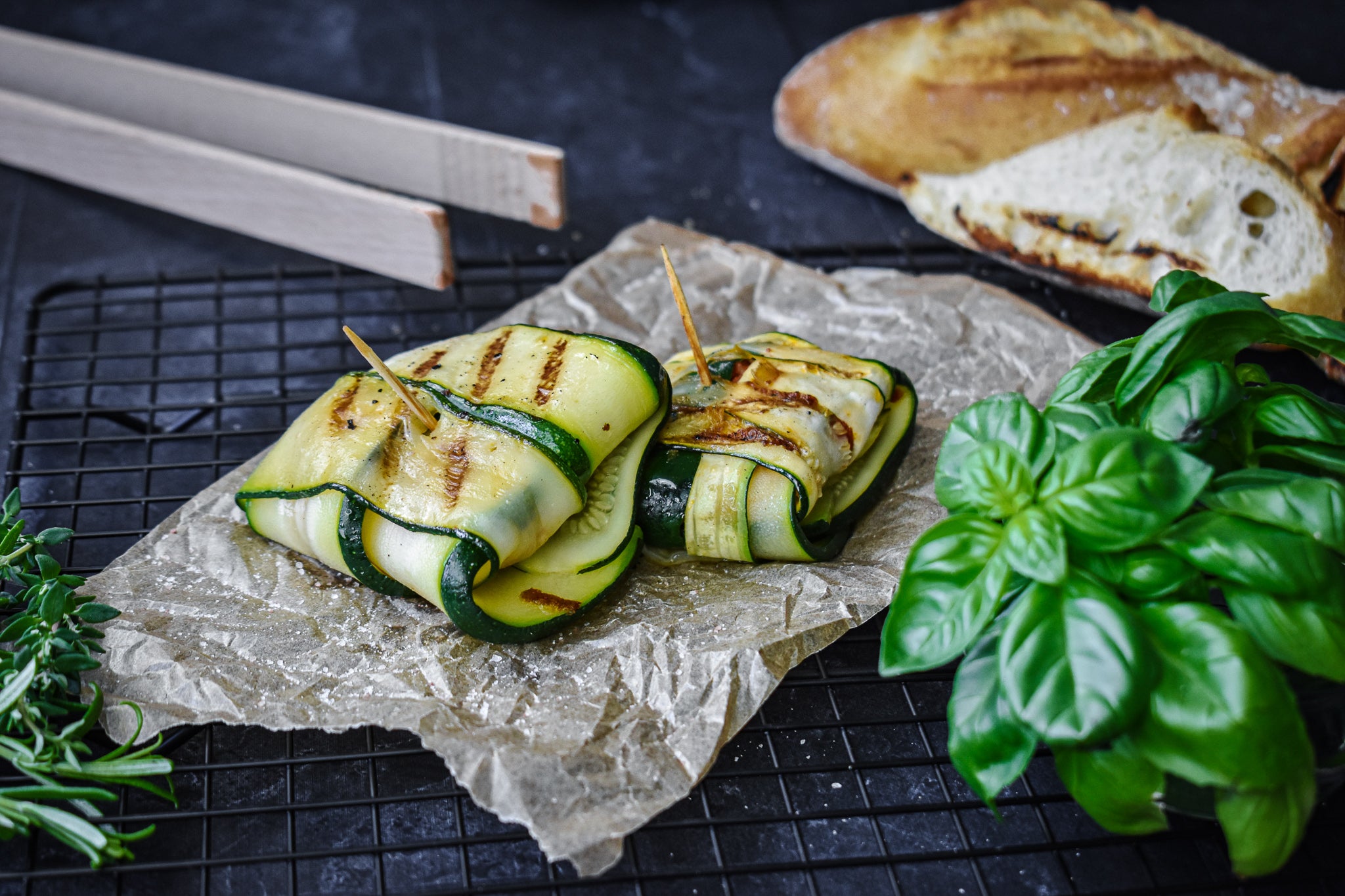 Vegane Zucchini-Päckchen vom Grill  mit Jackfruitfüllung | Kochen mit JACKY F. Bio-Jackfruit