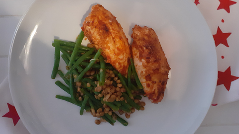 Chicken with green beans and lentil salad