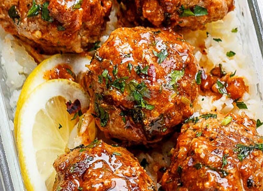 Meal Prep Garlic Butter Chicken Meatballs Recipe with Zucchini Noodles —  Eatwell101