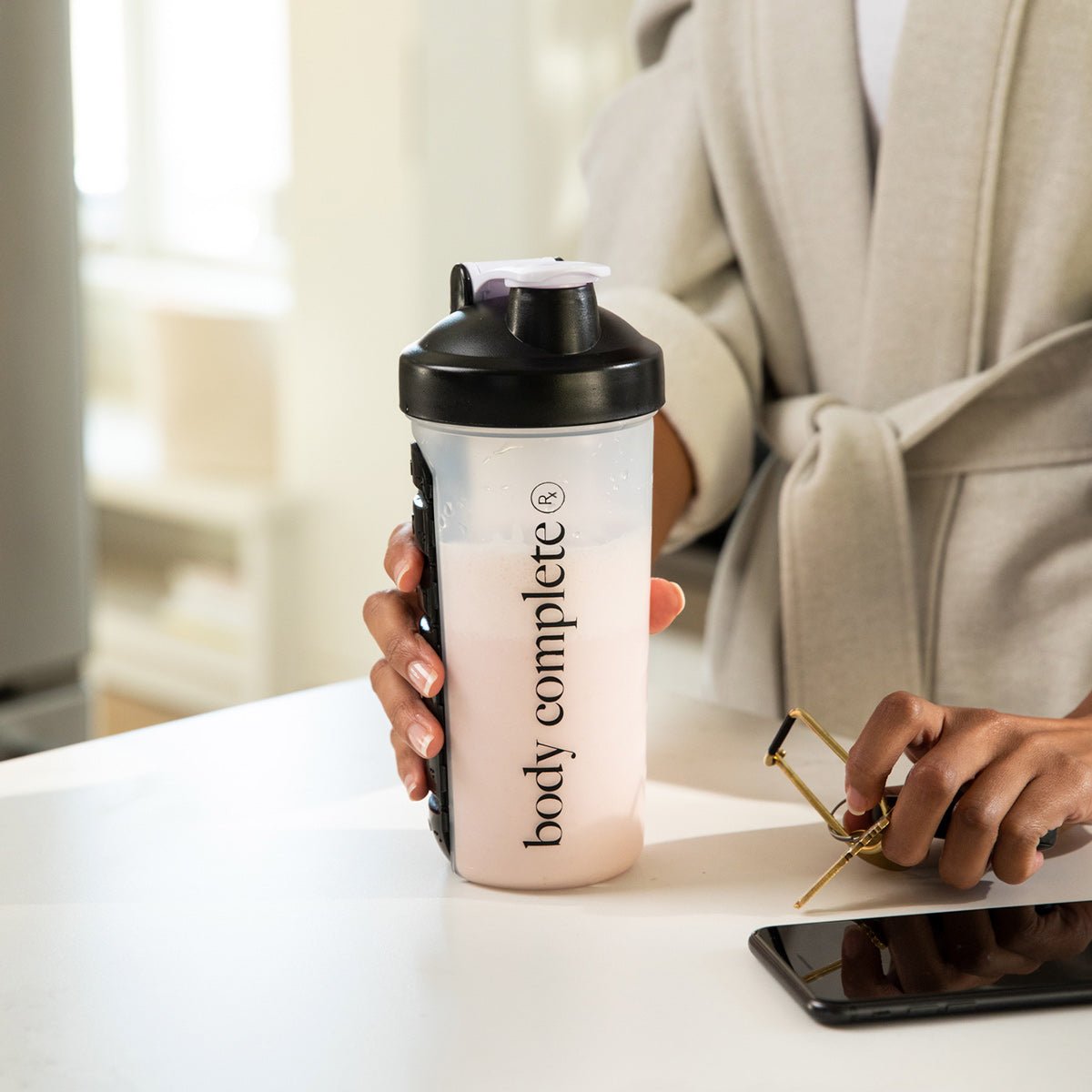 16oz shaker bottle with pill & protein holder