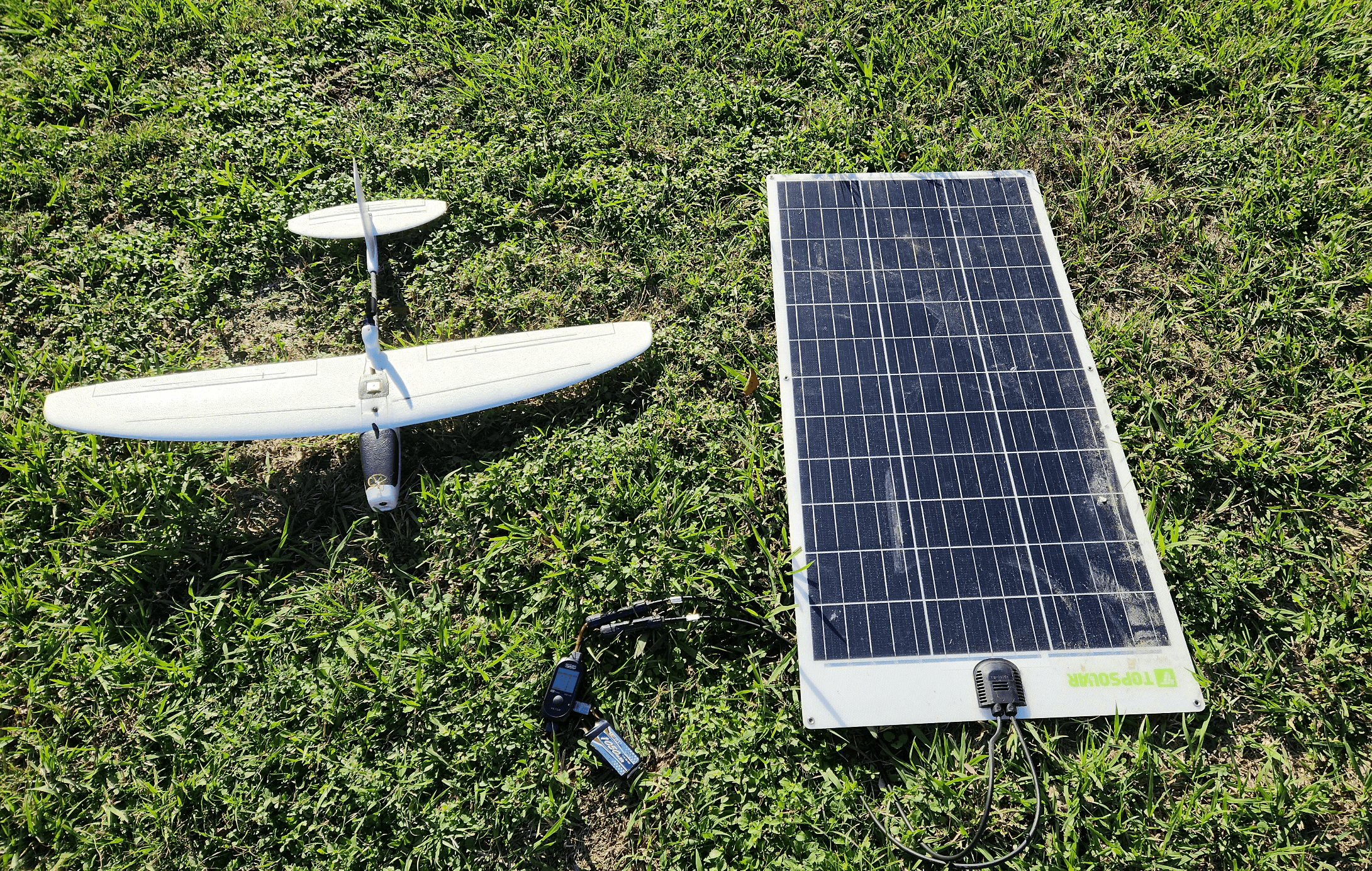 Solar lipo battery charger, lightweight for charging drones, rc planes –  Cutting Edge Power