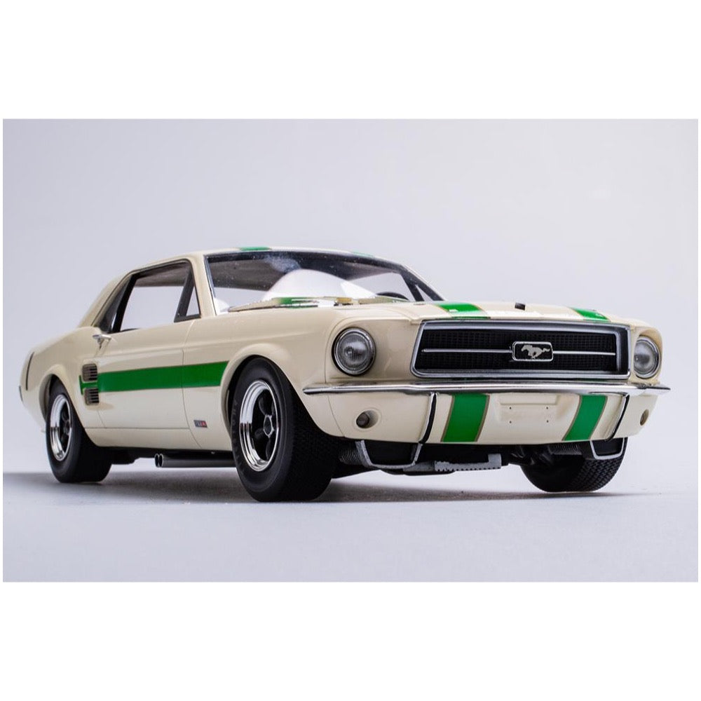 Apex Replica 1/18 Ford Mustang 1967 ATCC Winner Ian Pete Geoghegan Classic Muscle Off White with Green Race Trim