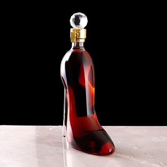 https://cdn.shopify.com/s/files/1/0024/9046/6373/products/High_heels_scotch_decanter_1.jpg?v=1667330833&width=533