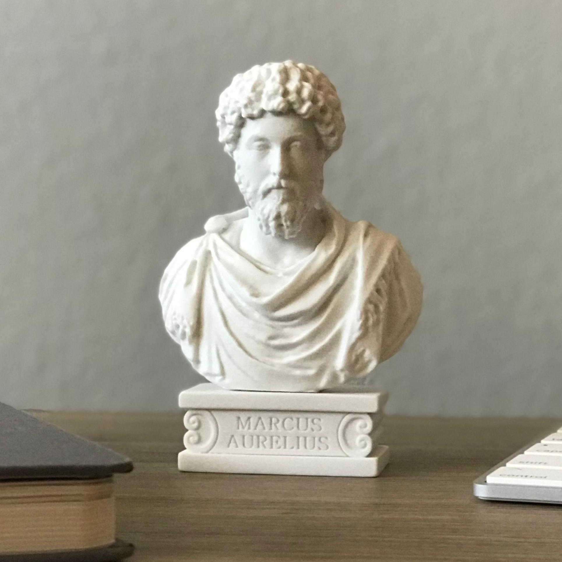 MARCUS AURELIUS Desktop Bust Statue – Desktop Stoic
