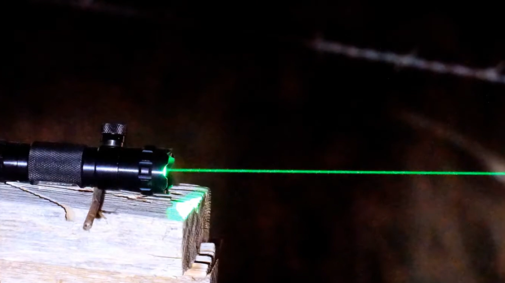 Youtuber Nothin' But Gadget Tests Pinty Green Laser - Picture 1