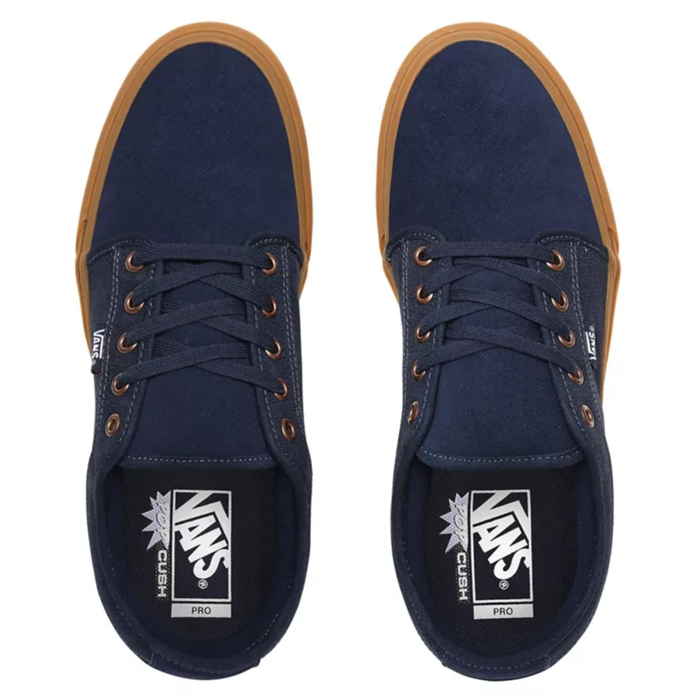 vans chukka mid gum