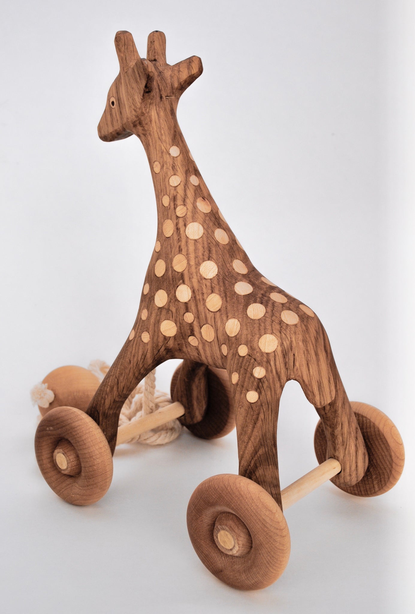 wooden giraffe pull toy