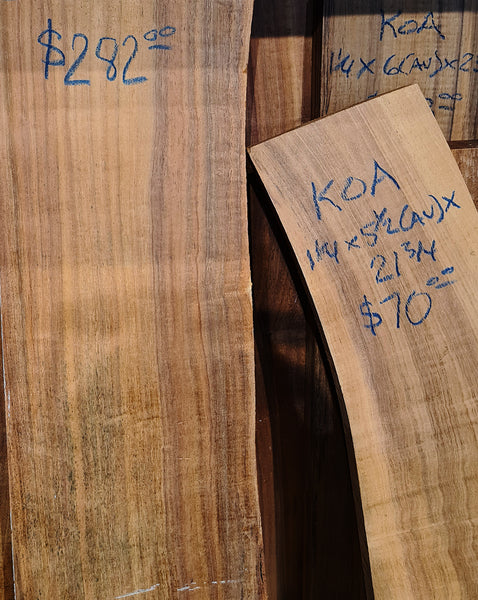 Unbearbeitetes Koa-Holz mit Preisen