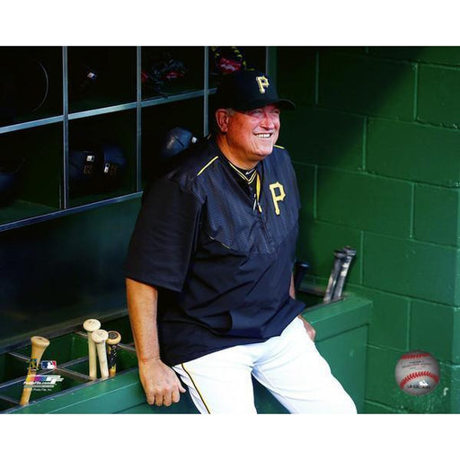 Autographed Clint Hurdle Picture - PITTSBURGH PIRATES 8x10