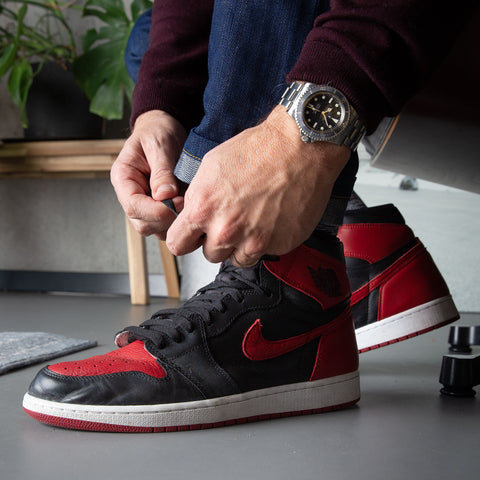 engañar secuencia factor Bleeding Black and Red: Examining the Iconic Air Jordan 1 'Bred' and i –  bulangandsons-magazine