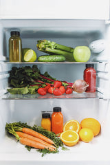 remove smells from fridge