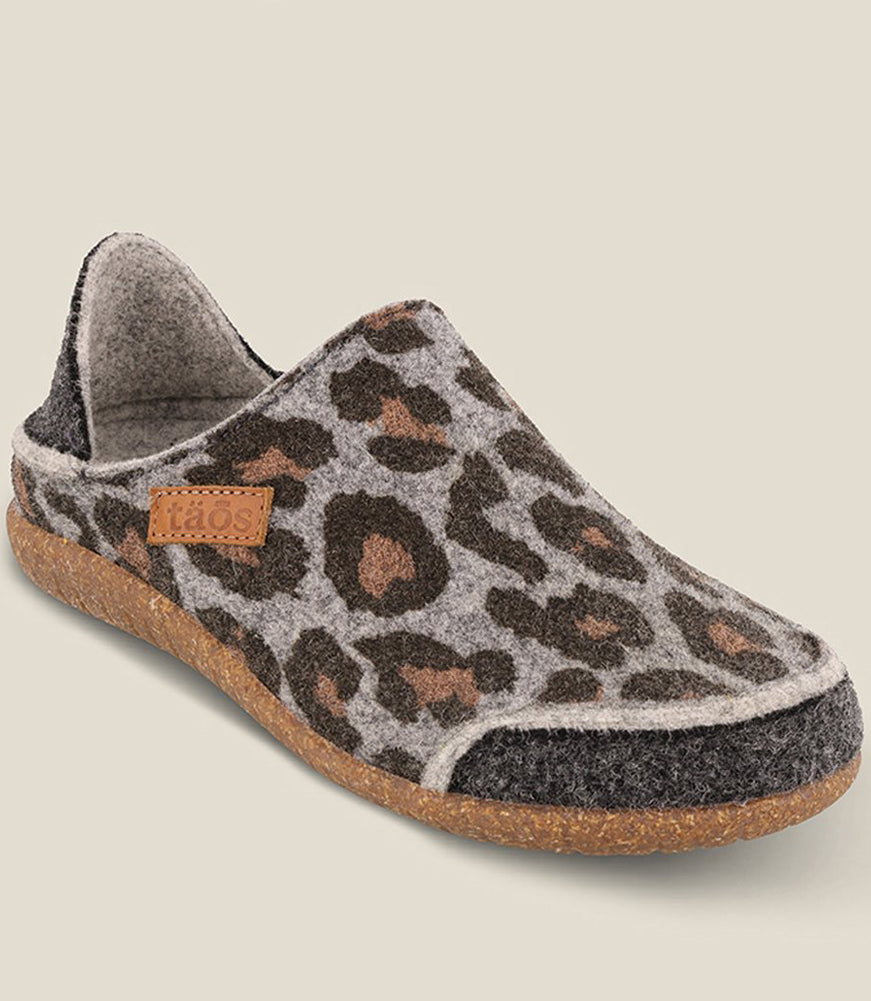 Convertawool in Charcoal Leopard by Taos