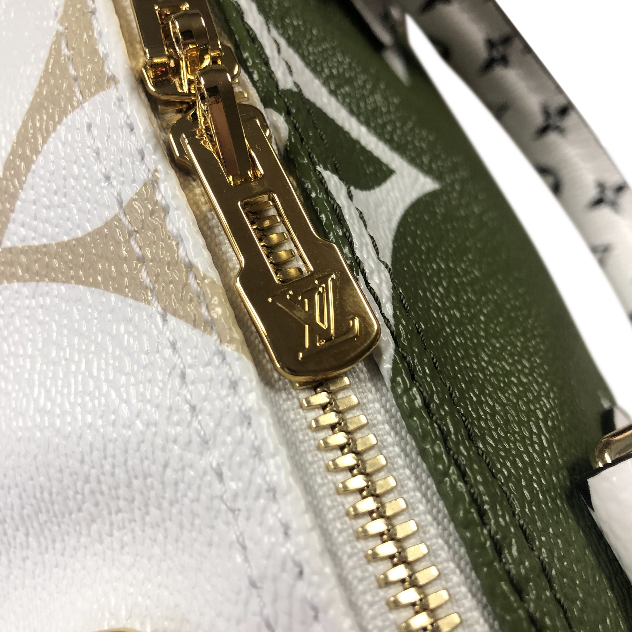 Louis Vuitton Speedy Bandouliere 30 Giant Monogram – Highbrow Bags