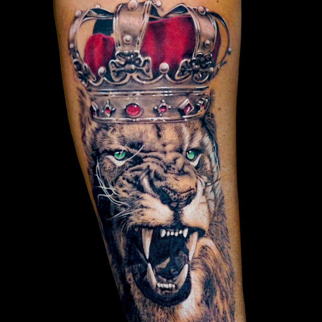 Arnaldo Radeke Club Tattoo Las Vegas Artist Miracle Mile Shops (4).jpg__PID:3522a7ab-4a1d-4622-a866-dd6961051c30