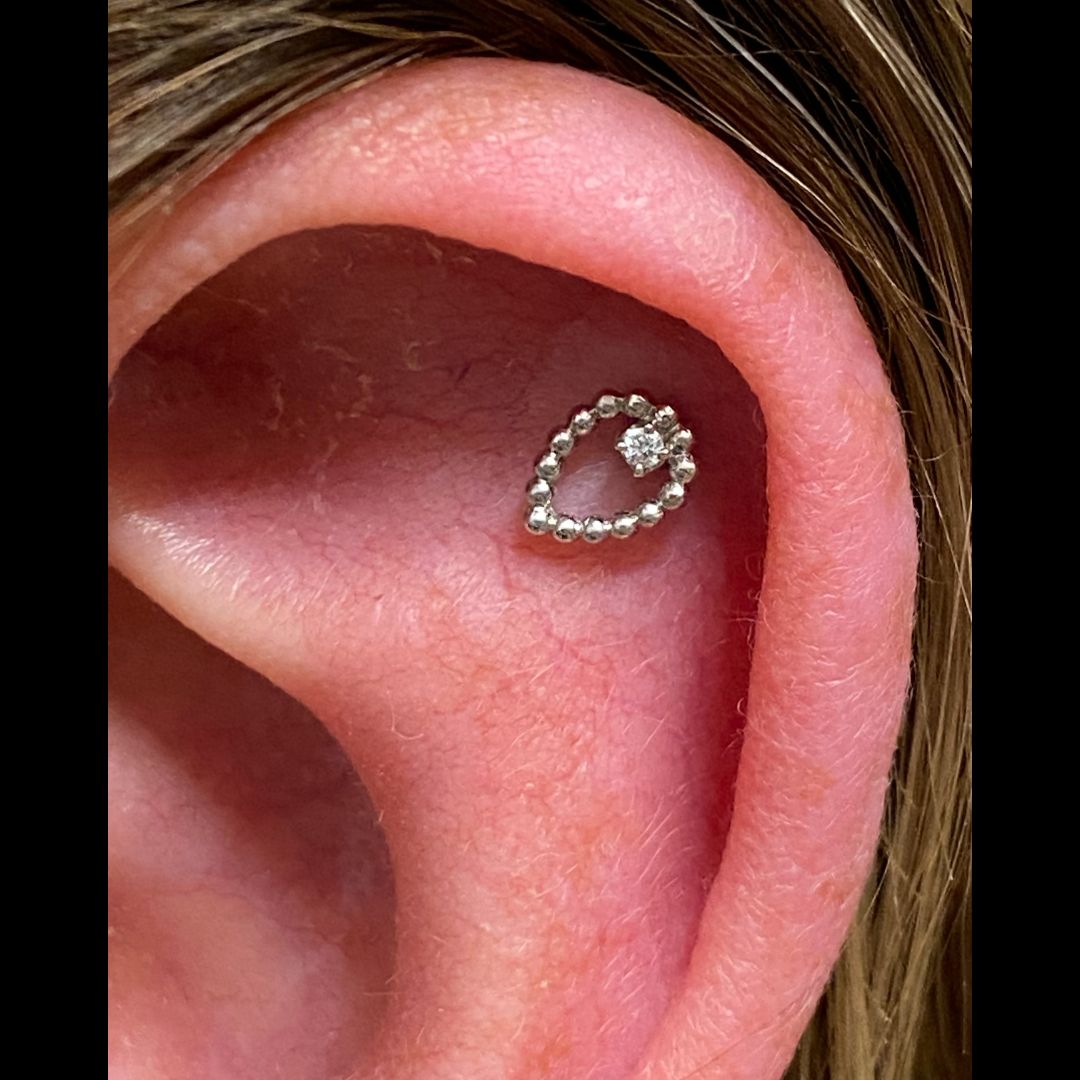 Isabel Palmerin Professional Body Piercer LAs Vegas (3).jpg__PID:dc2b9ccf-9de2-4d50-a8bb-3857c9519b57