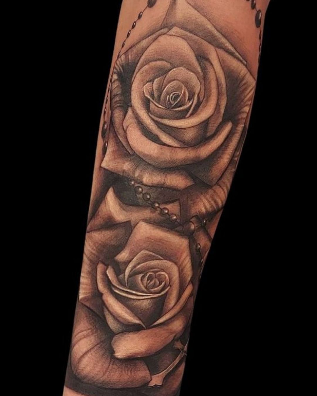 I really like this kind of tattoo (flower half sleeve) and i almost always  see girls have this tattoo. Would something like this look good on a guy? :  r/TattooDesigns
