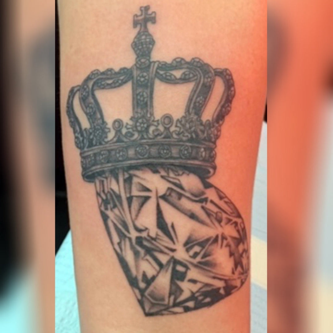 EJ at Skin Design Tattoos Las Vegas, Crown with the name of my son. : r/ tattoos