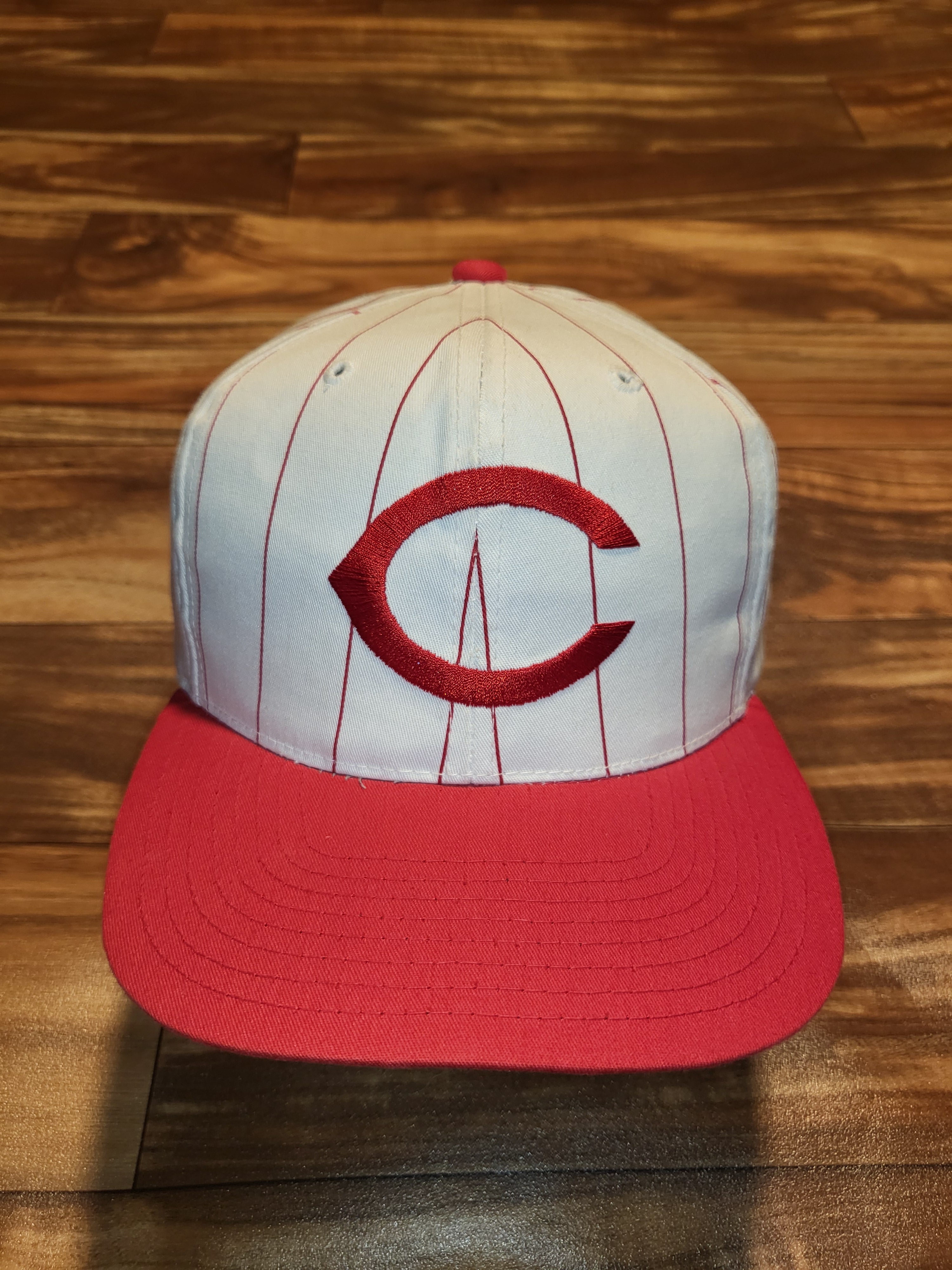 Vintage NWT Cincinnati Reds Pinstripe Logo SnapBack Hat MLB Baseball 海外  即決