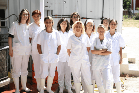 Women of Monte Enebro dairy