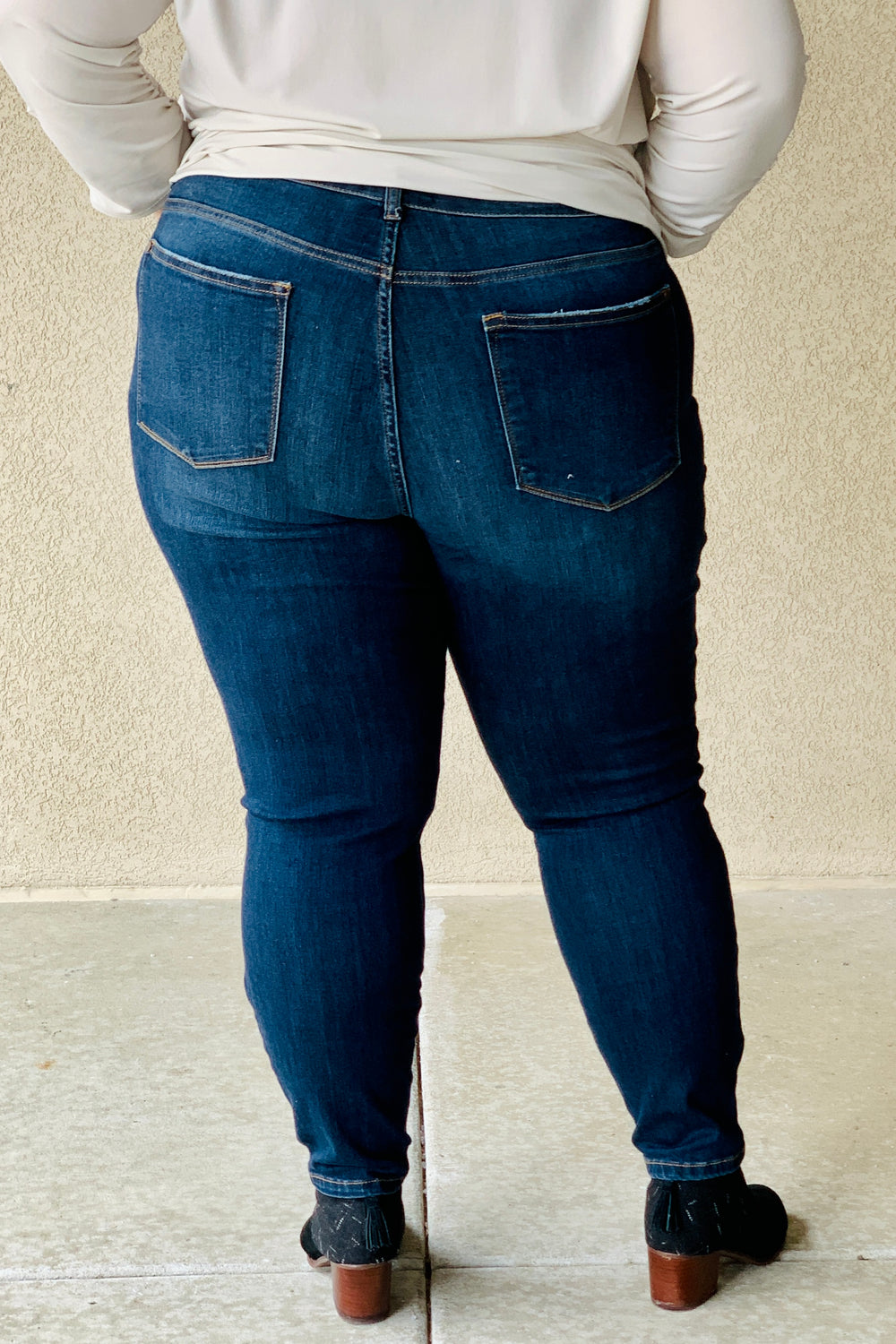 Samantha Mid-Rise Judy Blue Jeans – DART Boutique