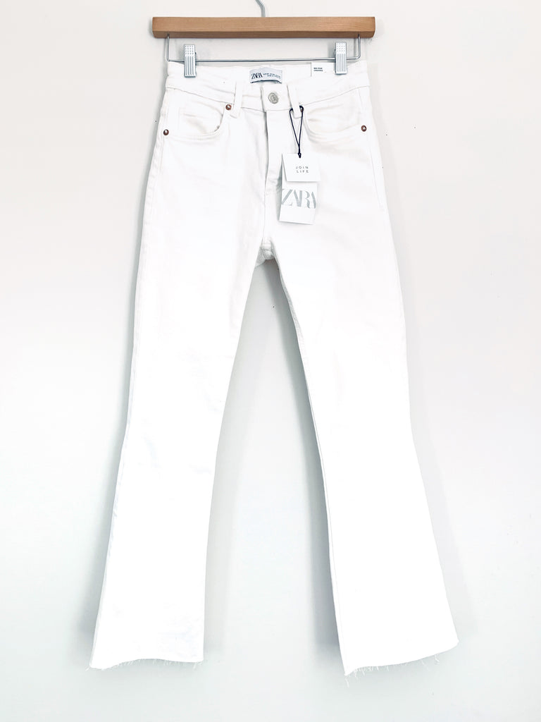 Zara White Mid-Rise Flare Cropped Jeans 