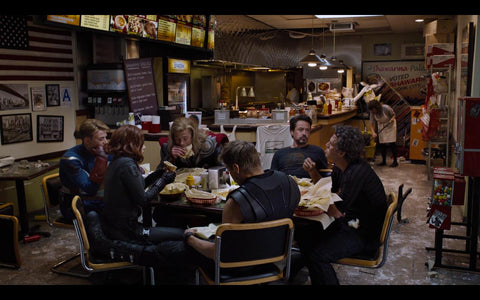 Avengers comiendo shawarma 