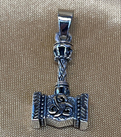 etNox Celtic Axe Pendant