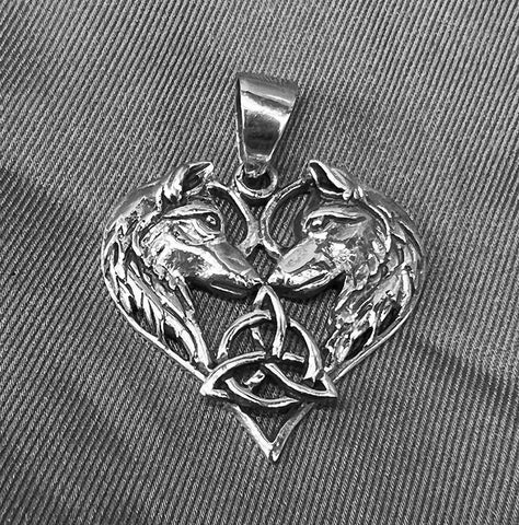 etNox Wolf Heart Silver Pendant