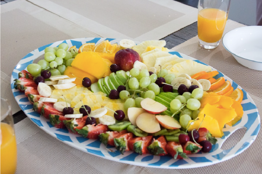 A tray of delicious and healthy fruits.